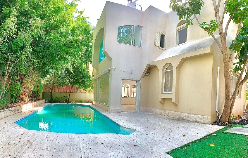 herzliya pituach-villa for sale