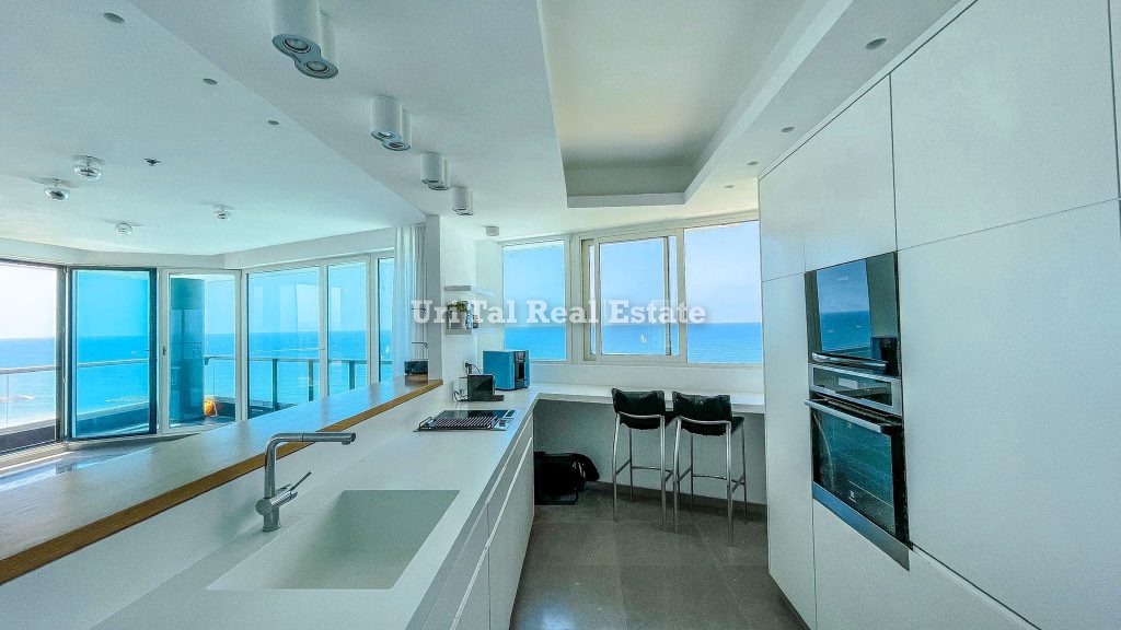 2- Herzliya Pituach luxury apartment for sale